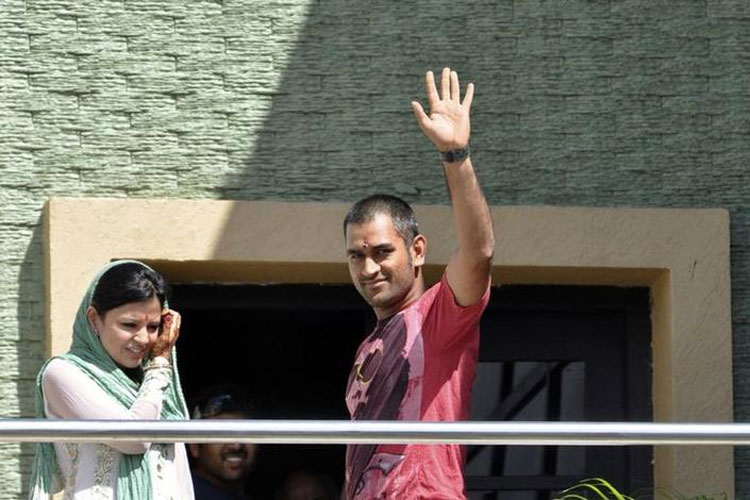 ಆಮ್ರಪಾಲಿ ಗ್ರೂಪ್ ನ ಬ್ಯ್ರಾಂಡ್ ಅಂಬಾಸಿಡರ್ ಸ್ಥಾನ  ತ್ಯಜಿಸಿದ ಧೋನಿ